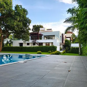 Bed & Breakfast Nadhiyoram River Retreat ****